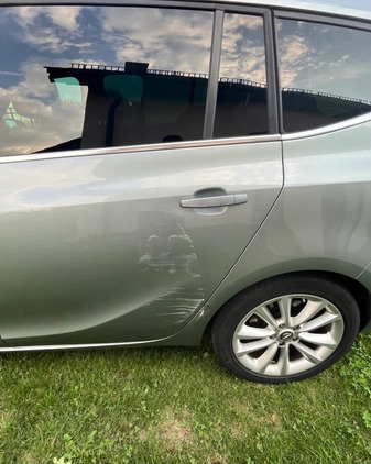 Opel Zafira cena 35000 przebieg: 159250, rok produkcji 2014 z Zabrze małe 106